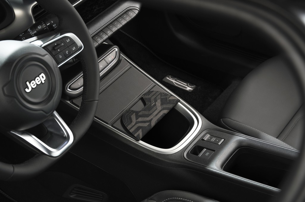 New Jeep Avenger new EV crossover revealed alongside 4x4 Concept